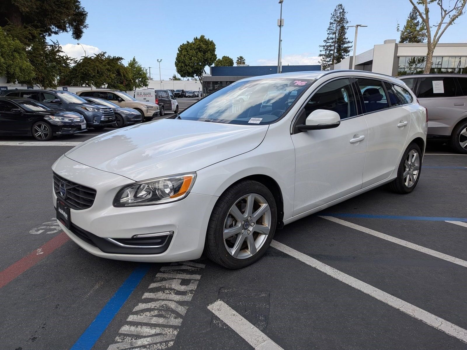 2016 VOLVO V60