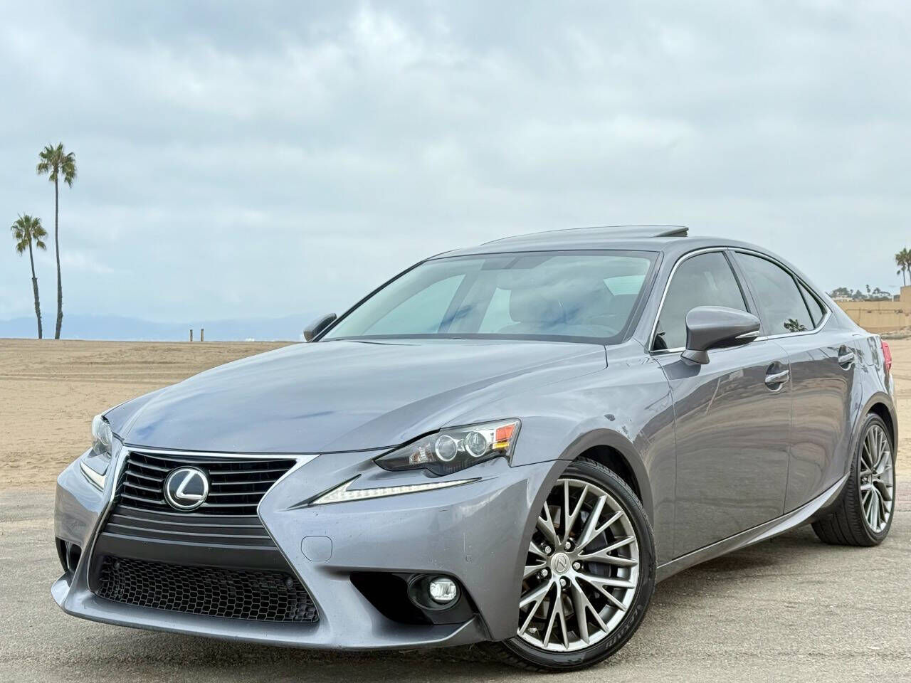 2016 LEXUS IS