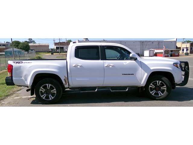 2017 TOYOTA Tacoma