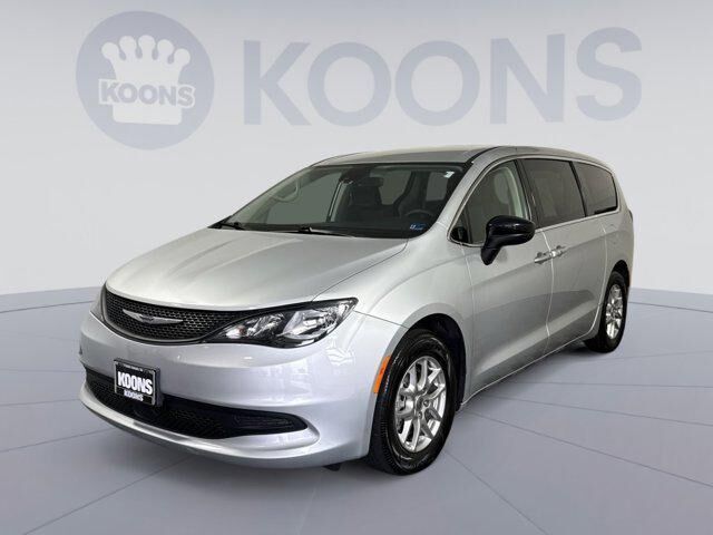 2024 CHRYSLER Voyager