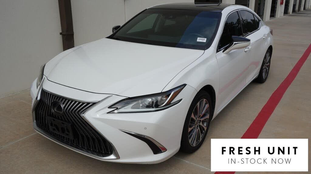 2019 LEXUS ES
