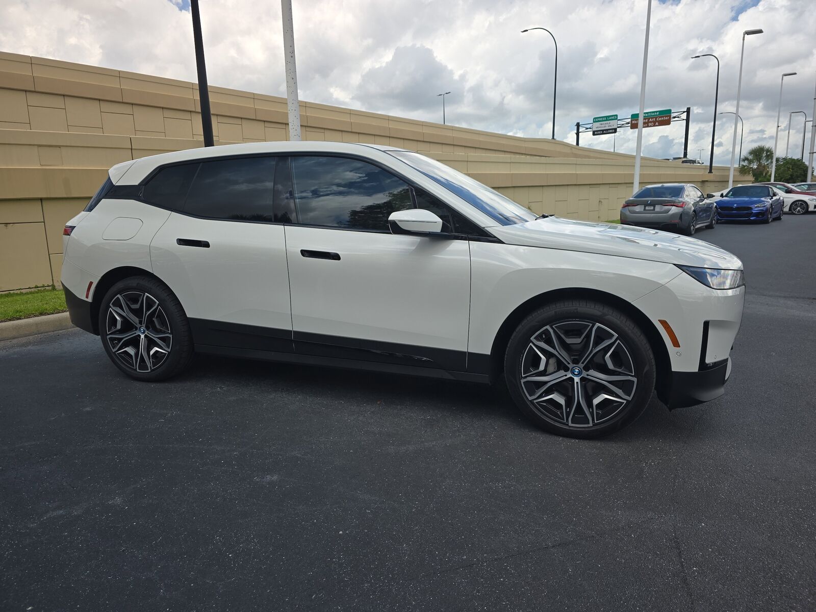 2024 BMW ix