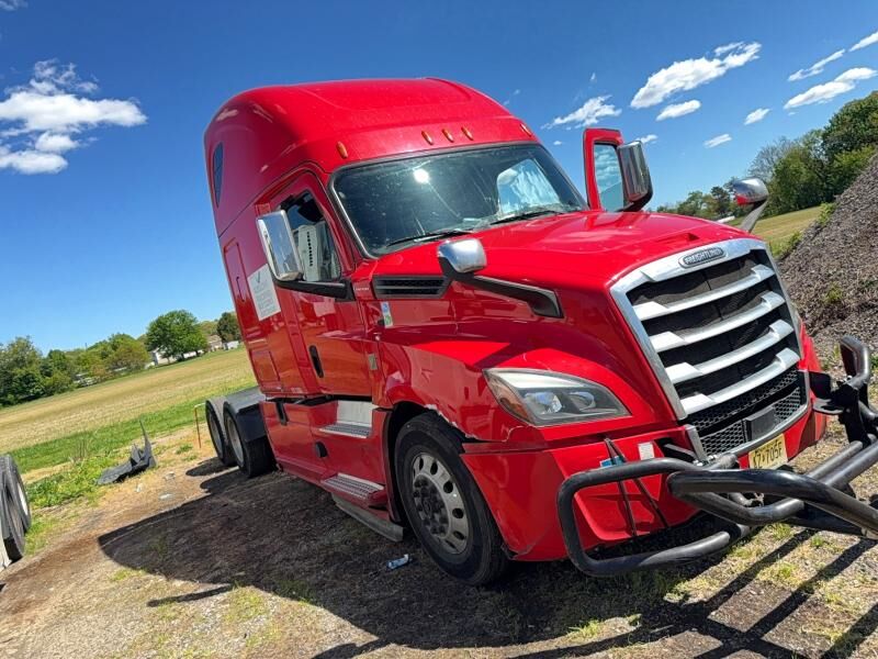2019 FREIGHTLINER New Cascadia 126" Sleepercab