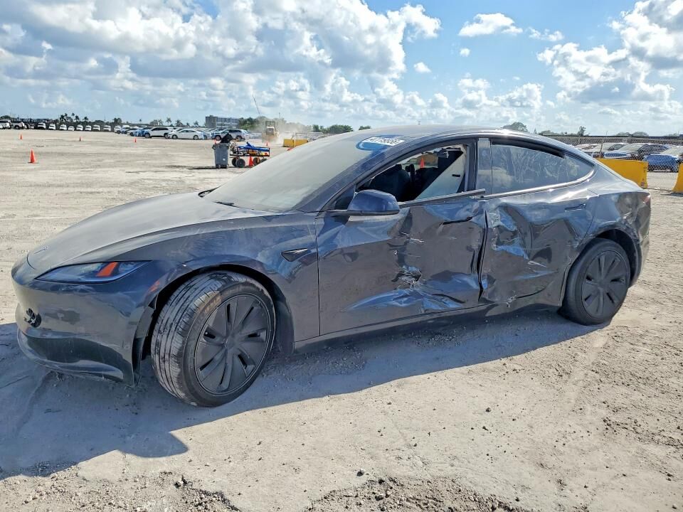 2025 TESLA Model 3