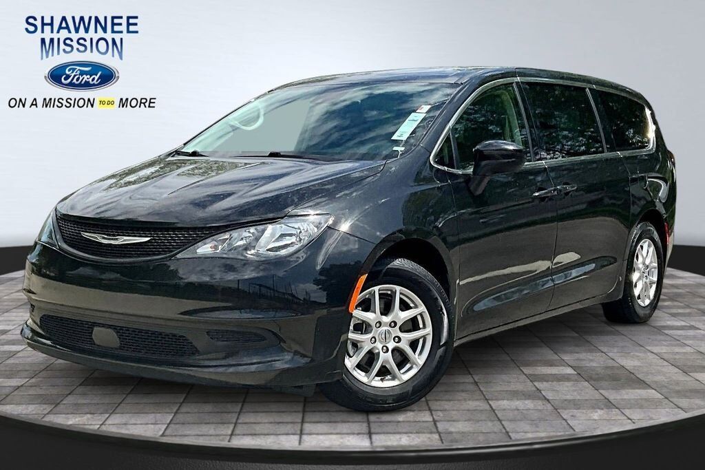 2023 CHRYSLER Voyager