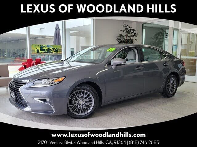 2018 LEXUS ES