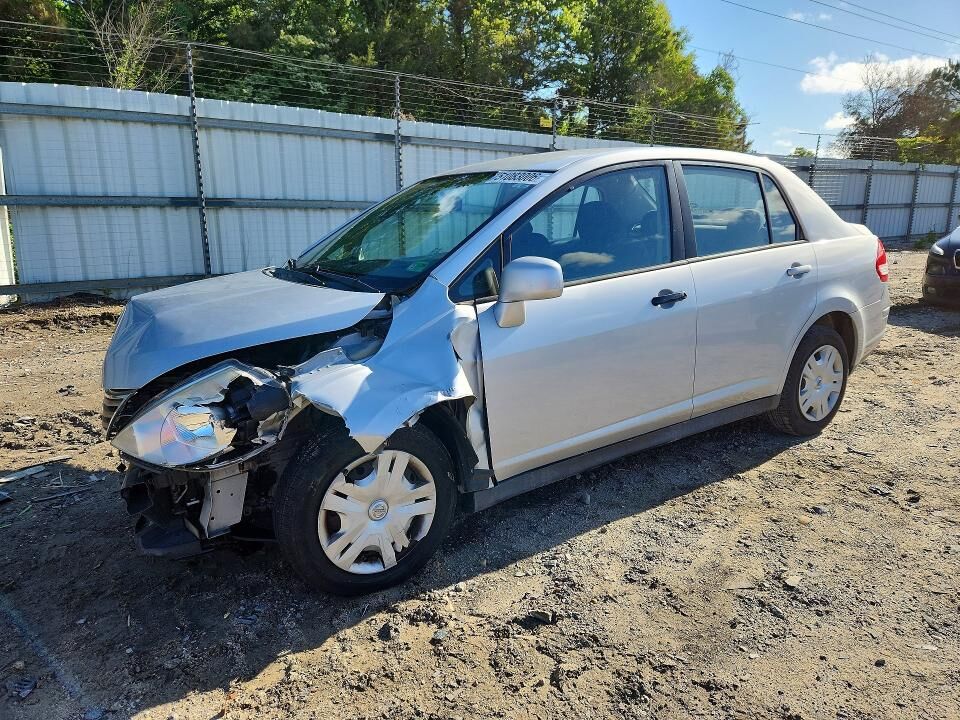 2010 NISSAN Versa