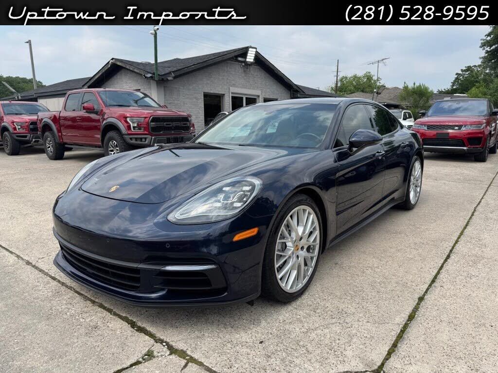 2018 PORSCHE Panamera