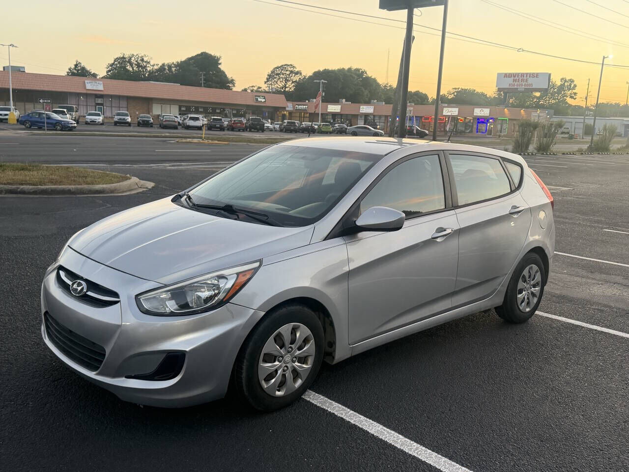 2015 HYUNDAI Accent