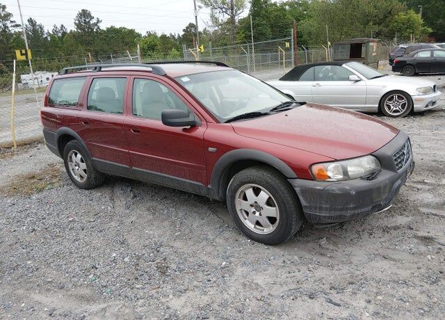 2001 VOLVO V70