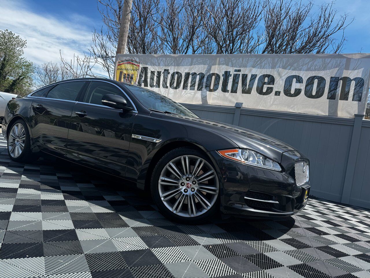 2015 JAGUAR XJ