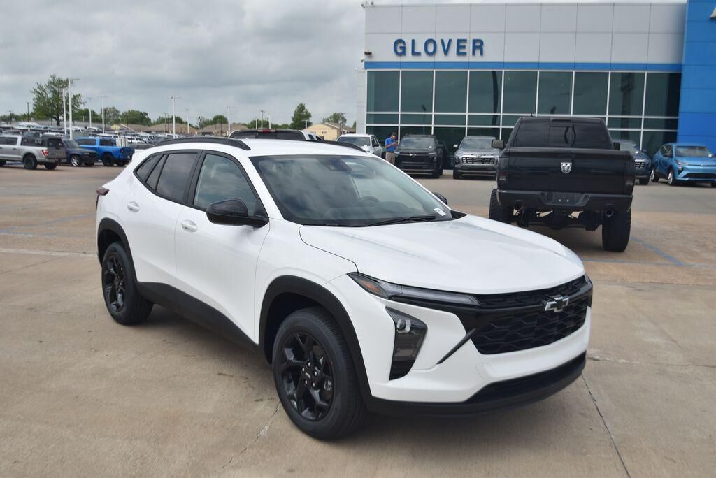 2026 CHEVROLET Trax