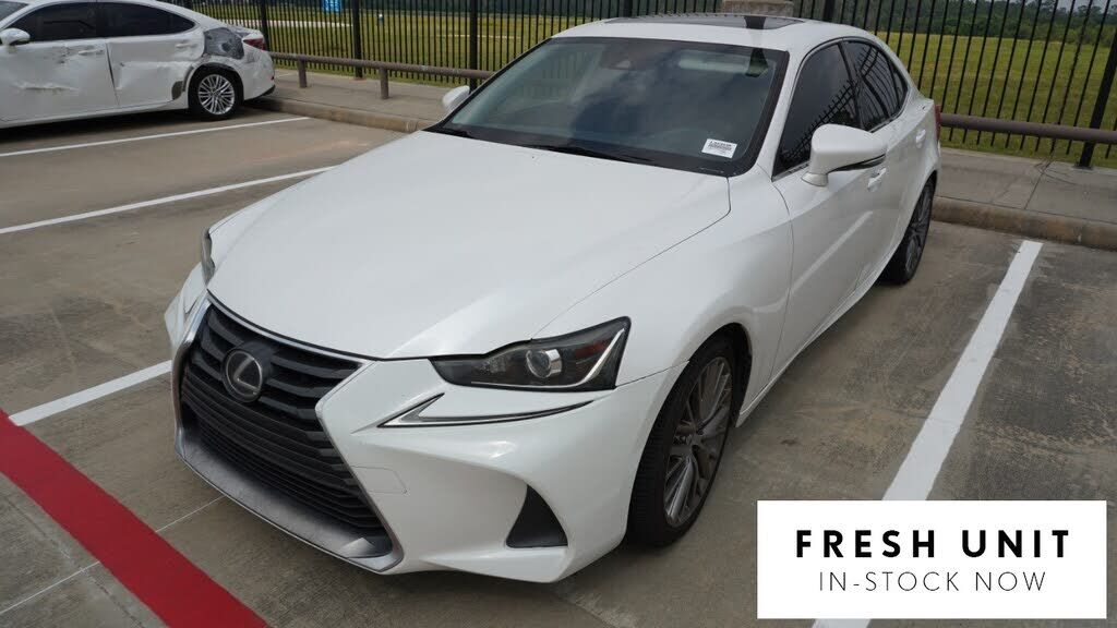 2017 LEXUS IS