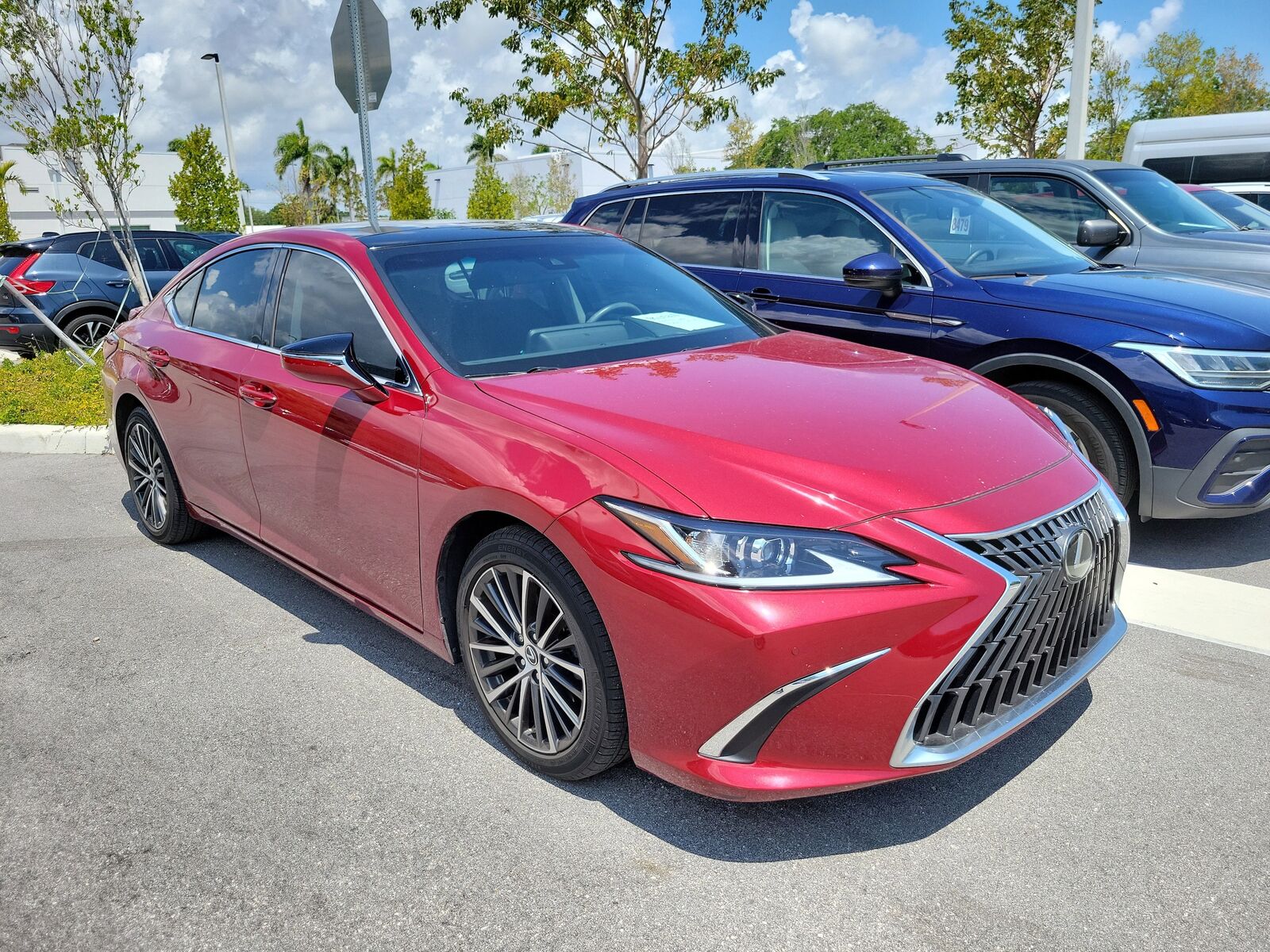 2023 LEXUS ES