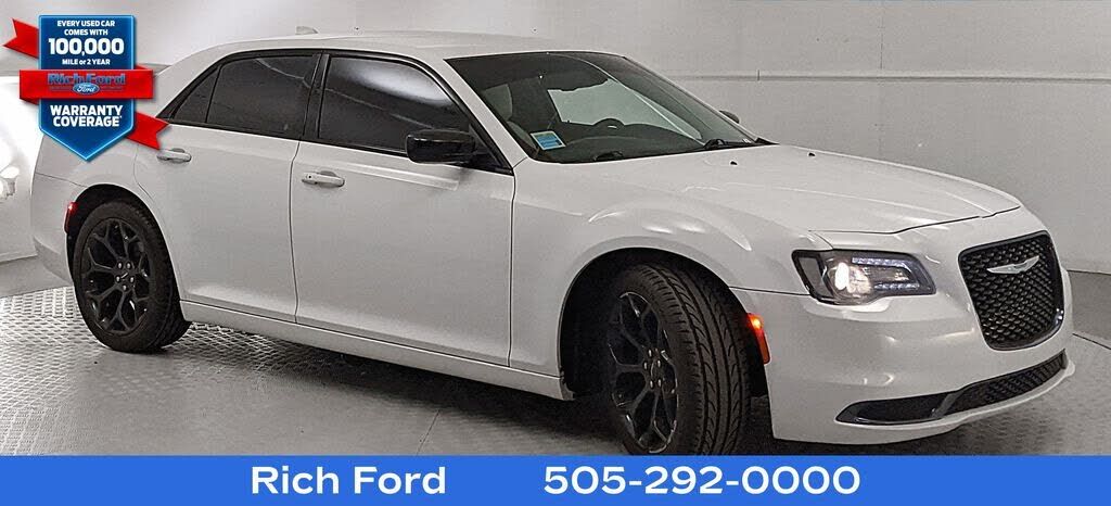 2019 CHRYSLER 300