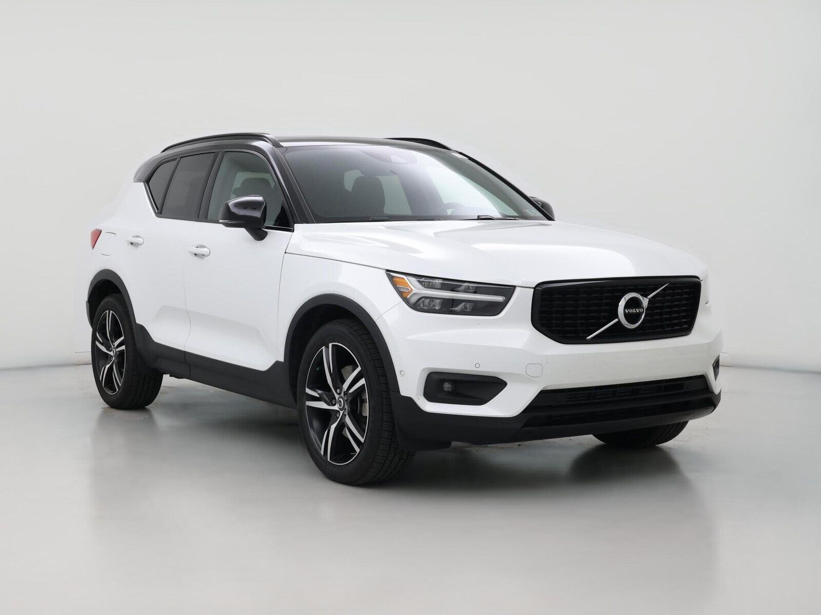 2019 VOLVO XC40