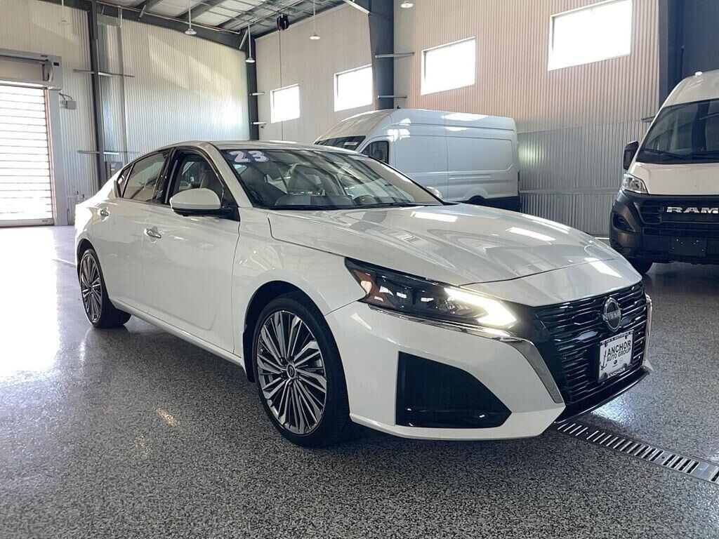 2023 NISSAN Altima