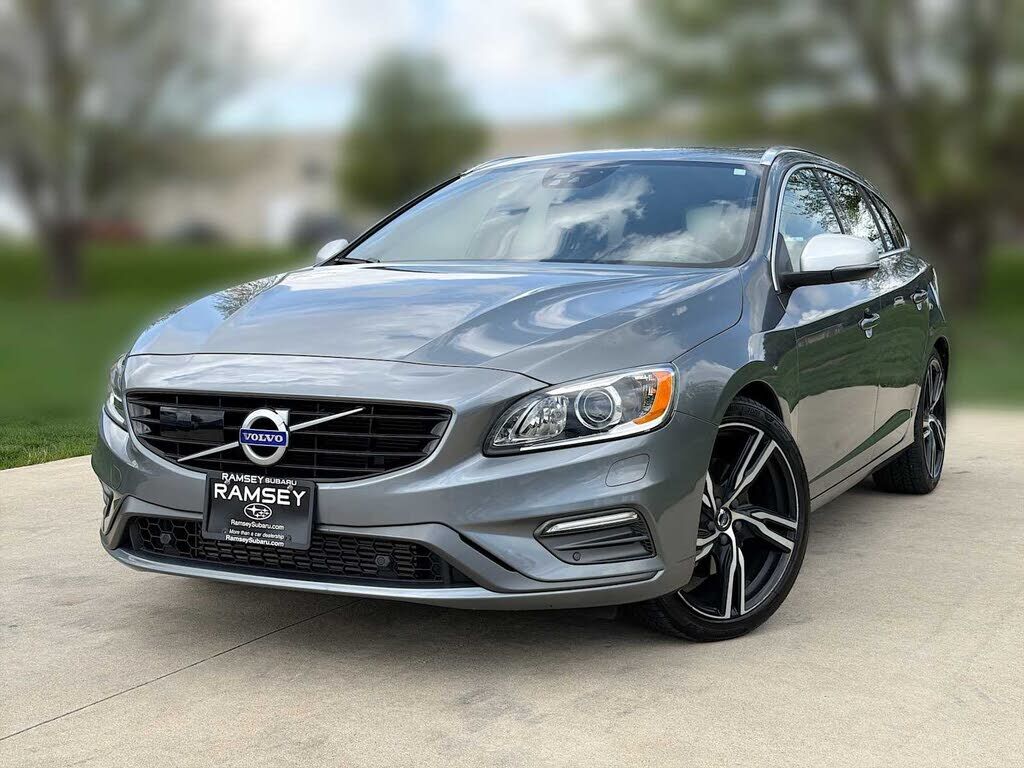 2017 VOLVO V60