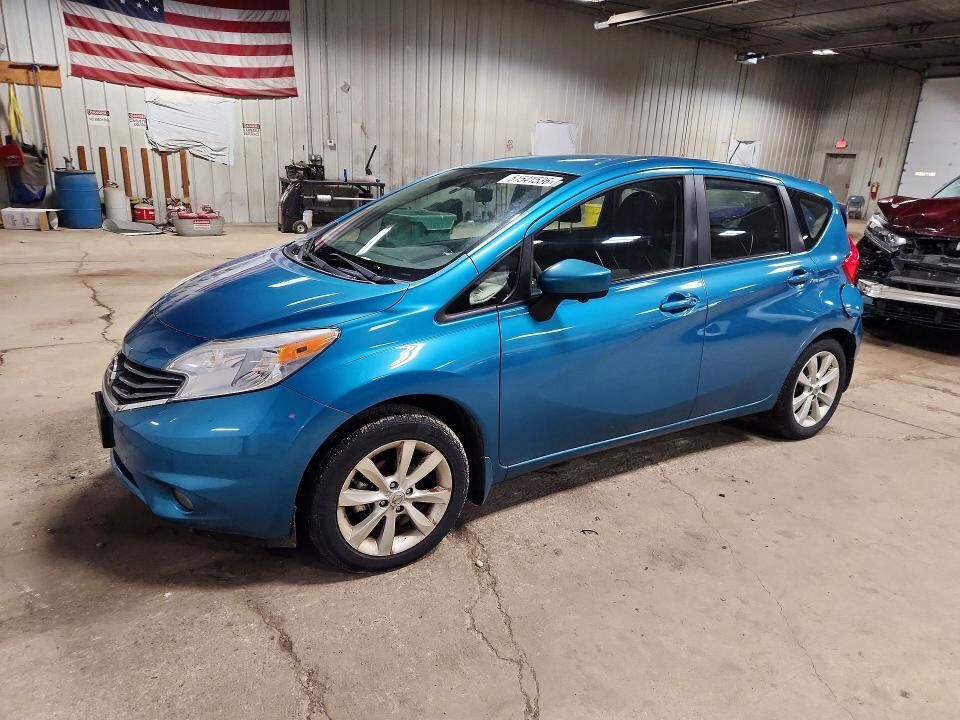 2015 NISSAN Versa