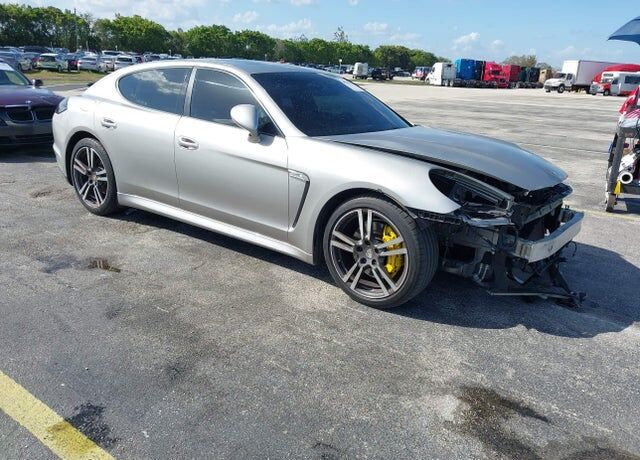 2012 PORSCHE Panamera