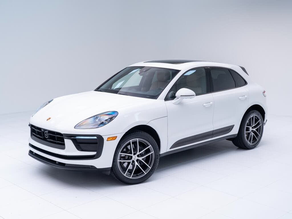 2024 PORSCHE Macan