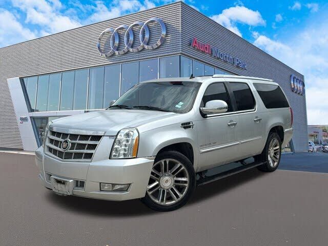2013 CADILLAC Escalade