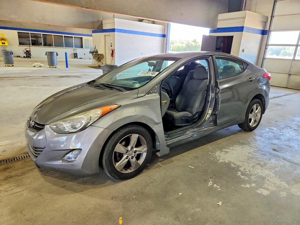 2013 HYUNDAI Elantra