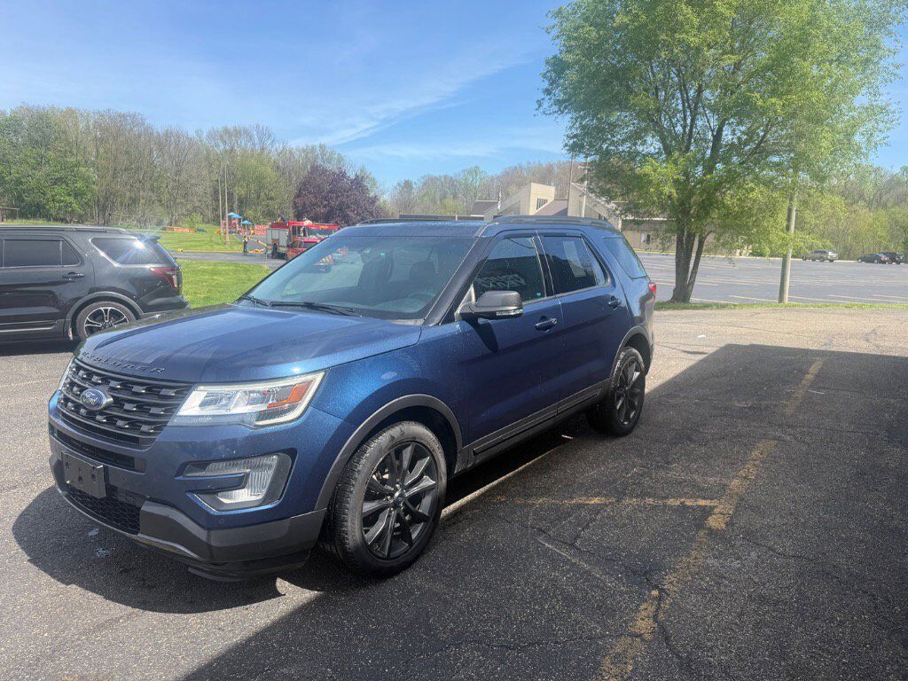 2017 FORD Explorer
