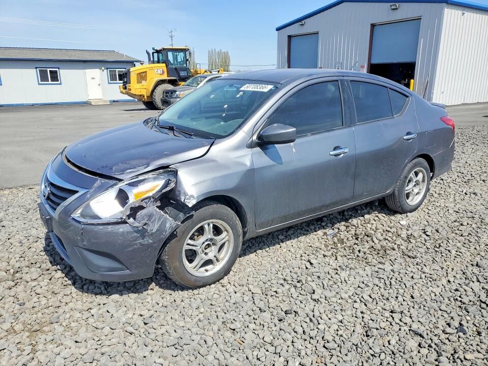 2017 NISSAN Versa