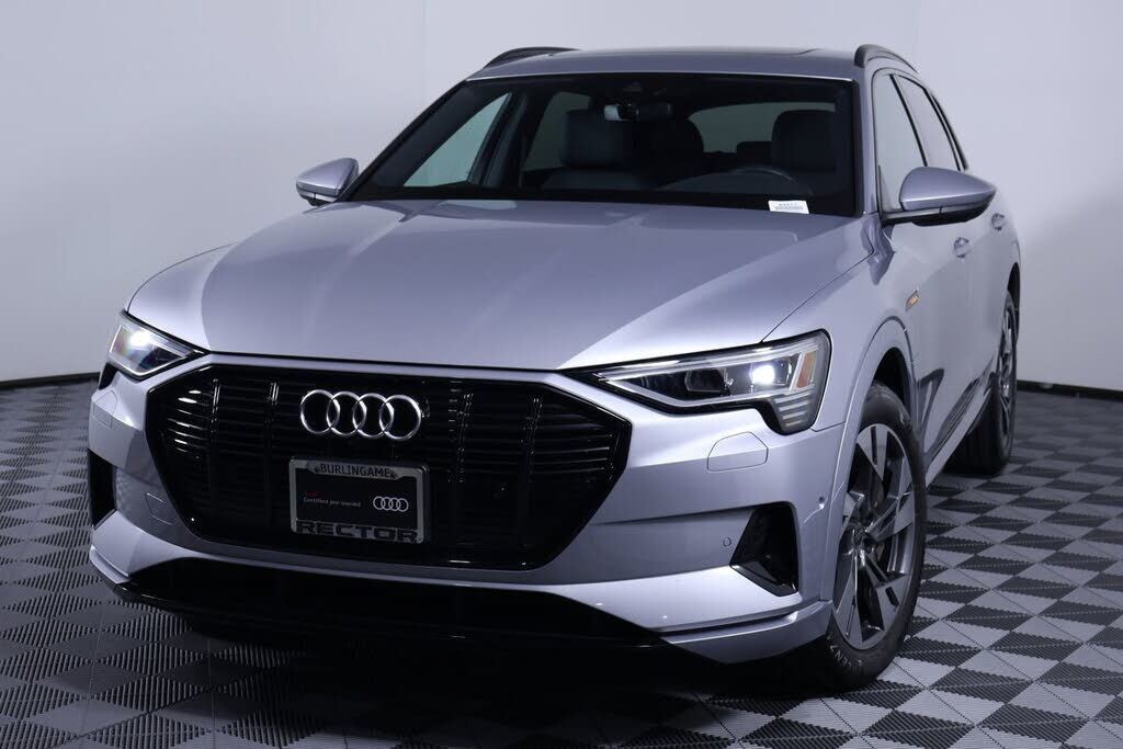 2023 AUDI e-tron