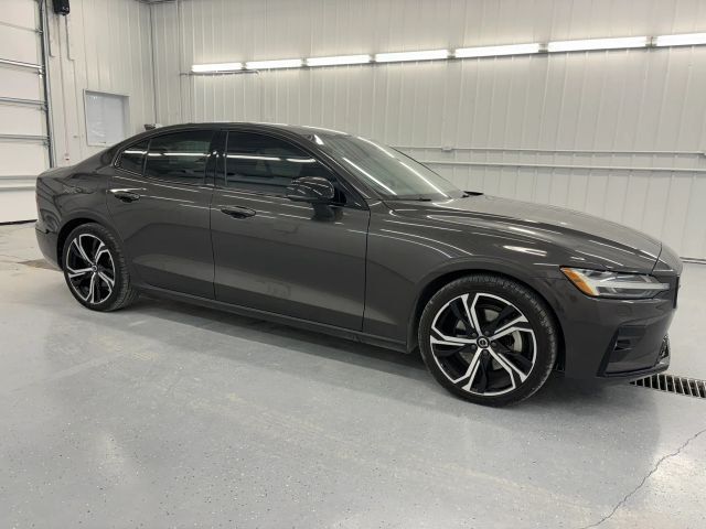 2024 VOLVO S60