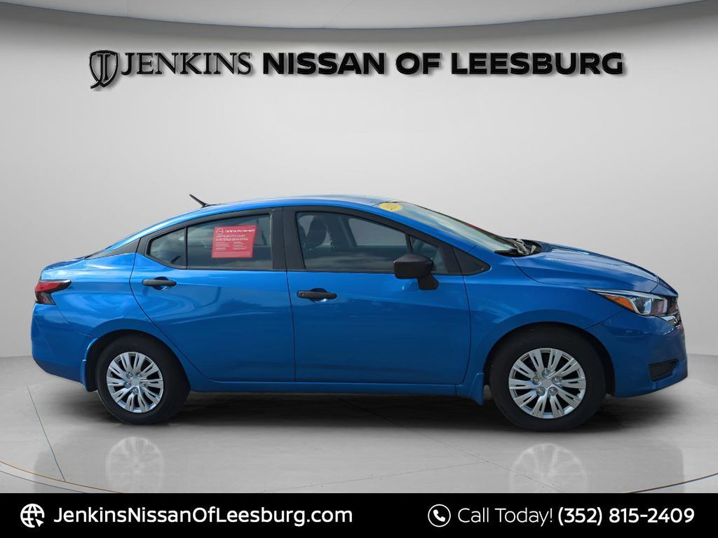 2023 NISSAN Versa