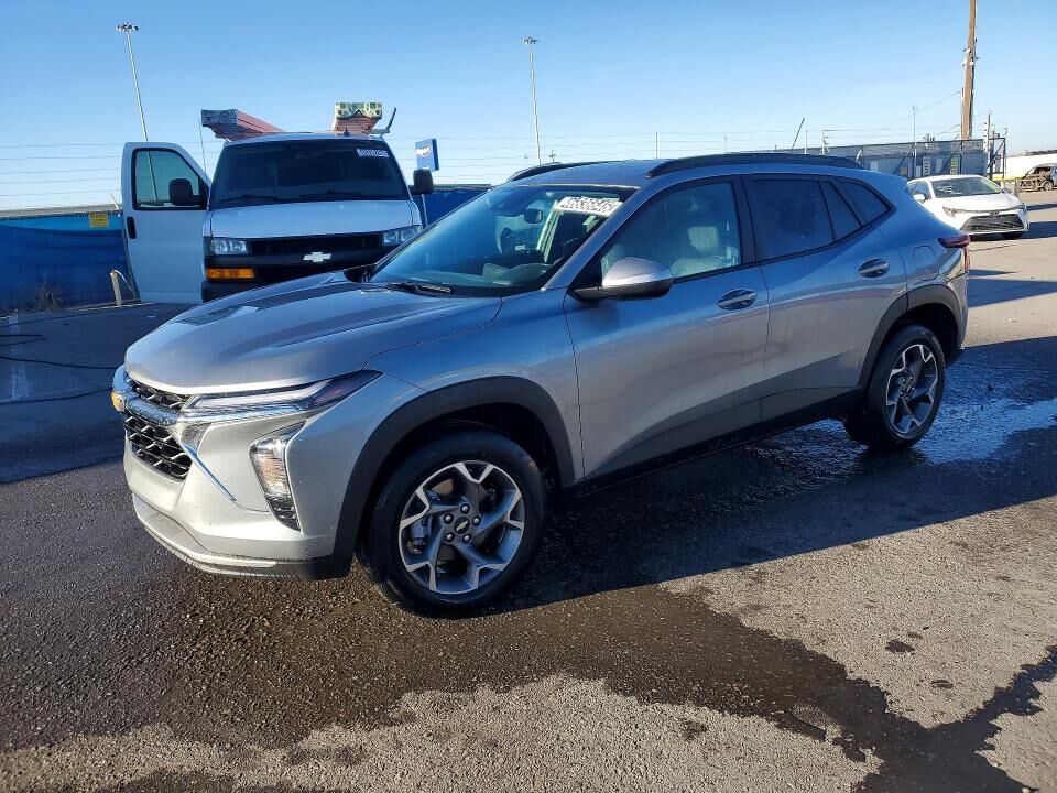 2025 CHEVROLET Trax