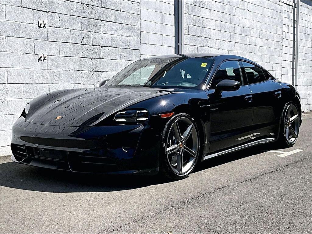 2024 PORSCHE Taycan