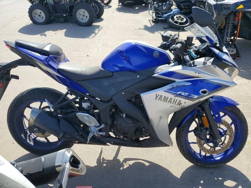 2015 YAMAHA YFZR3