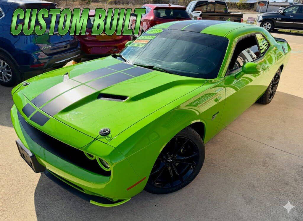 2017 DODGE Challenger