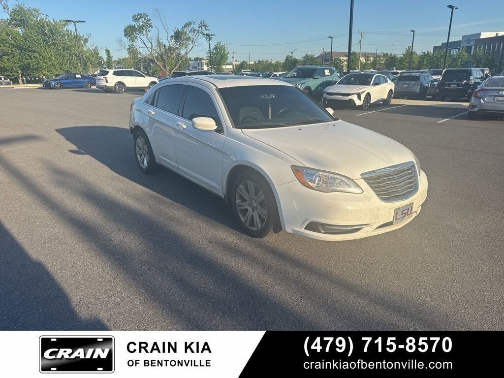 2013 CHRYSLER 200