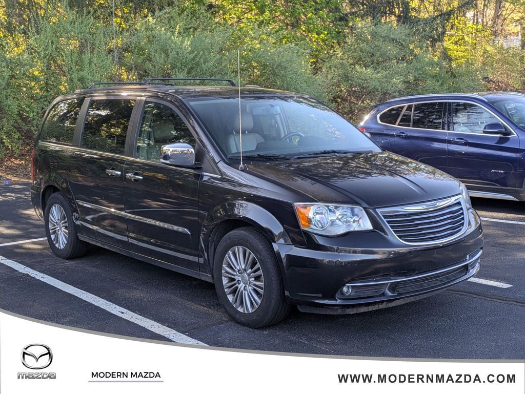 2015 CHRYSLER Town and Country