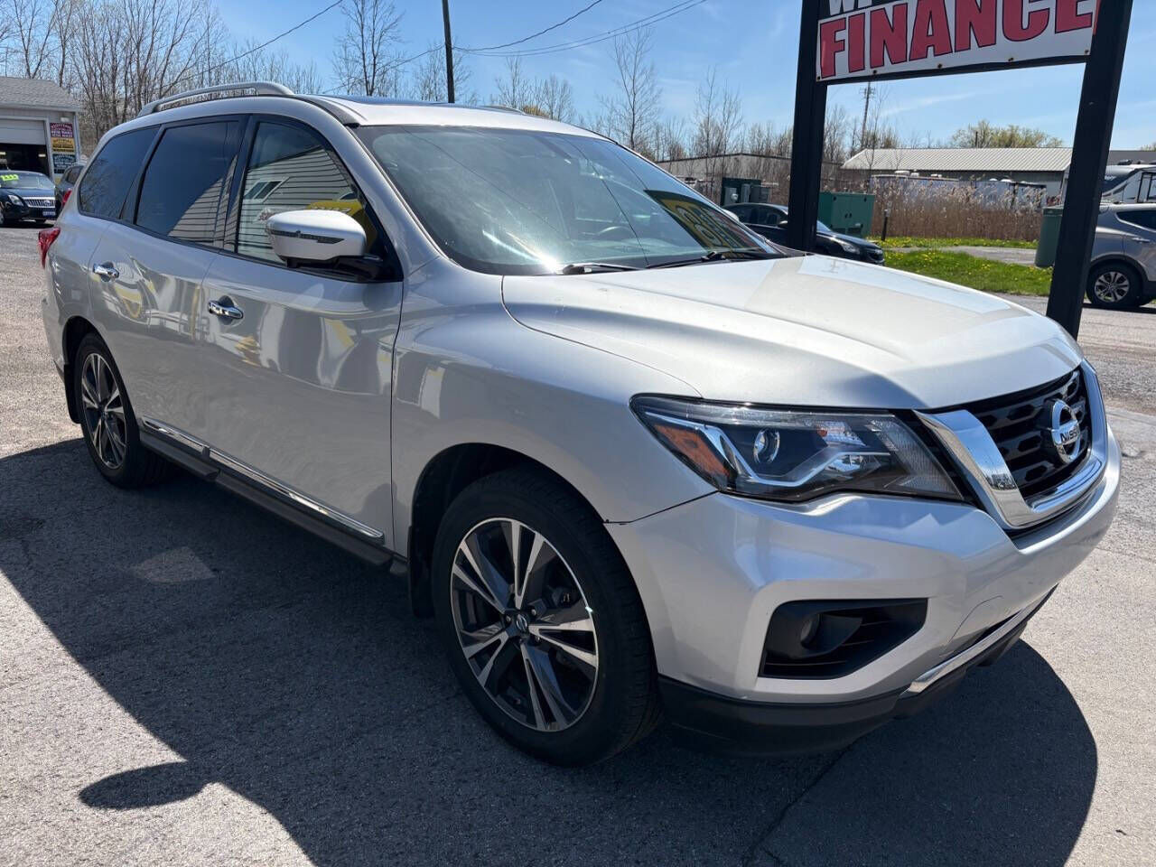 2017 NISSAN Pathfinder