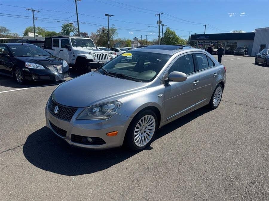 2010 SUZUKI Kizashi