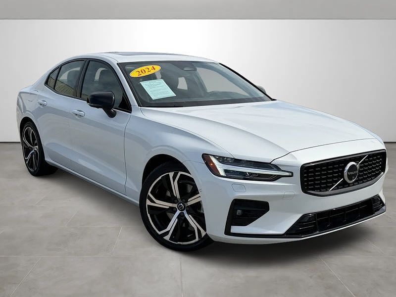 2024 VOLVO S60