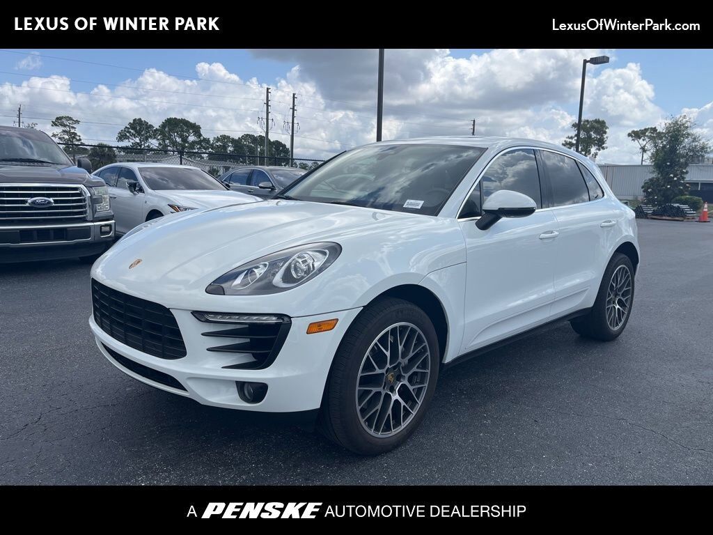 2017 PORSCHE Macan