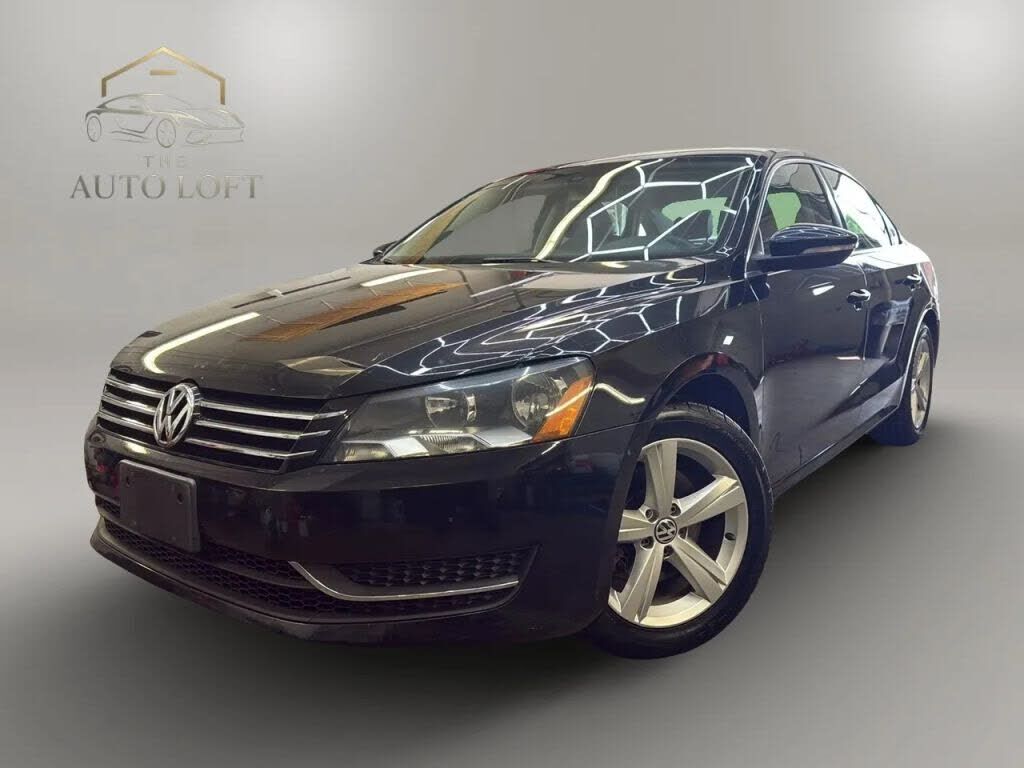 2012 VOLKSWAGEN Passat