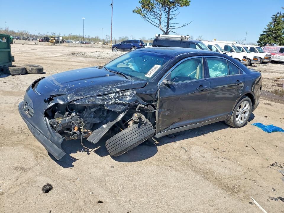 2010 FORD Taurus