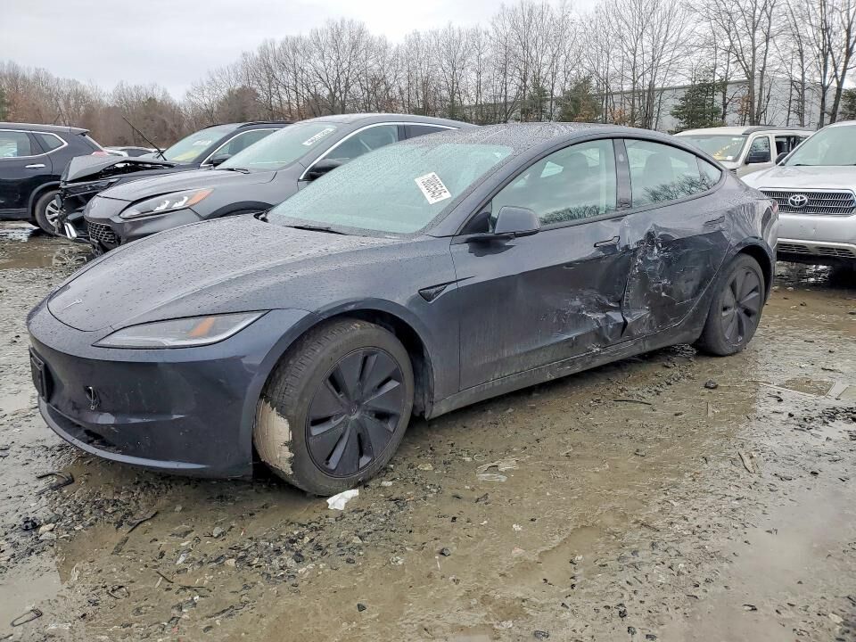 2024 TESLA Model 3