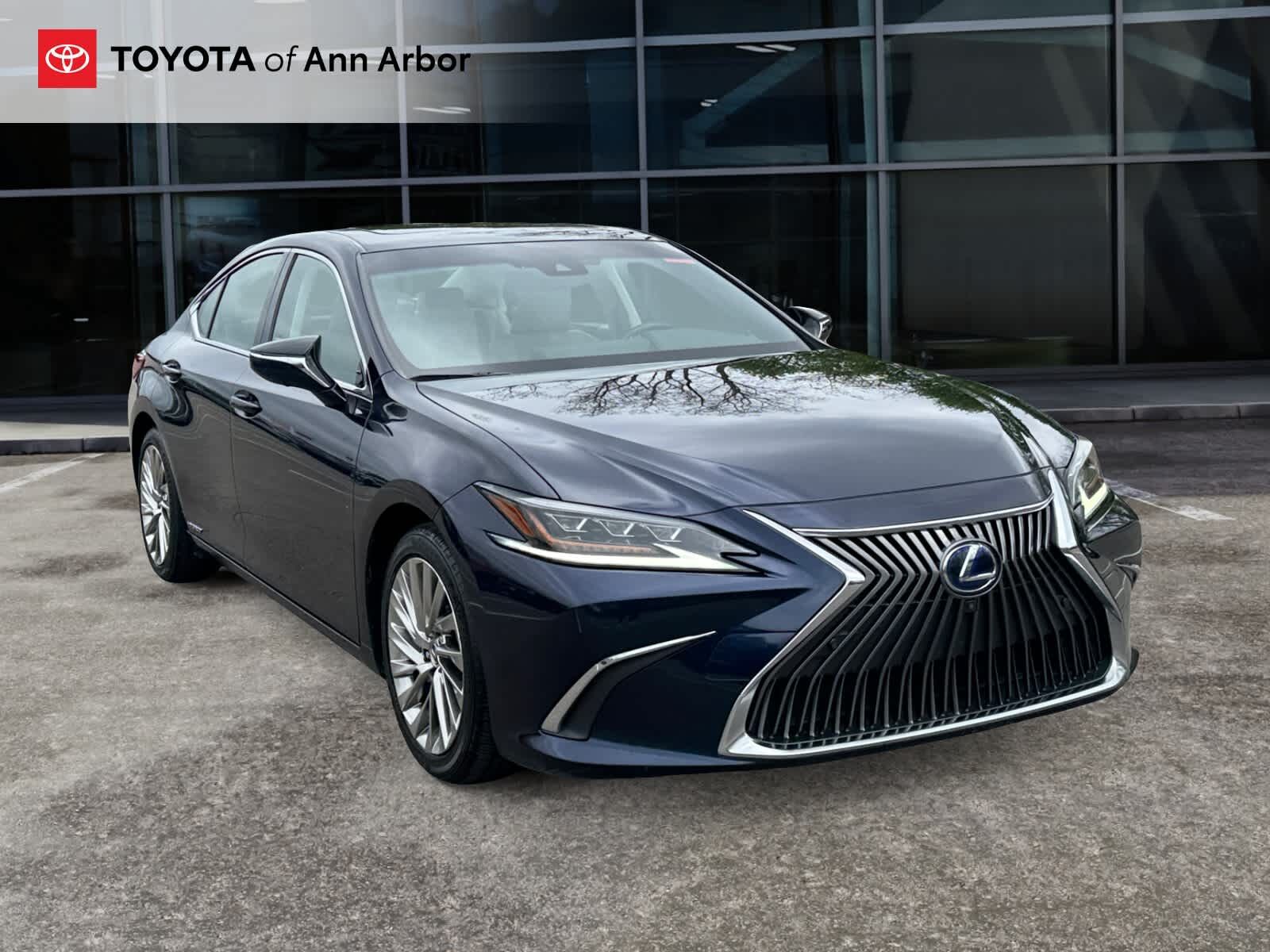 2019 LEXUS ES
