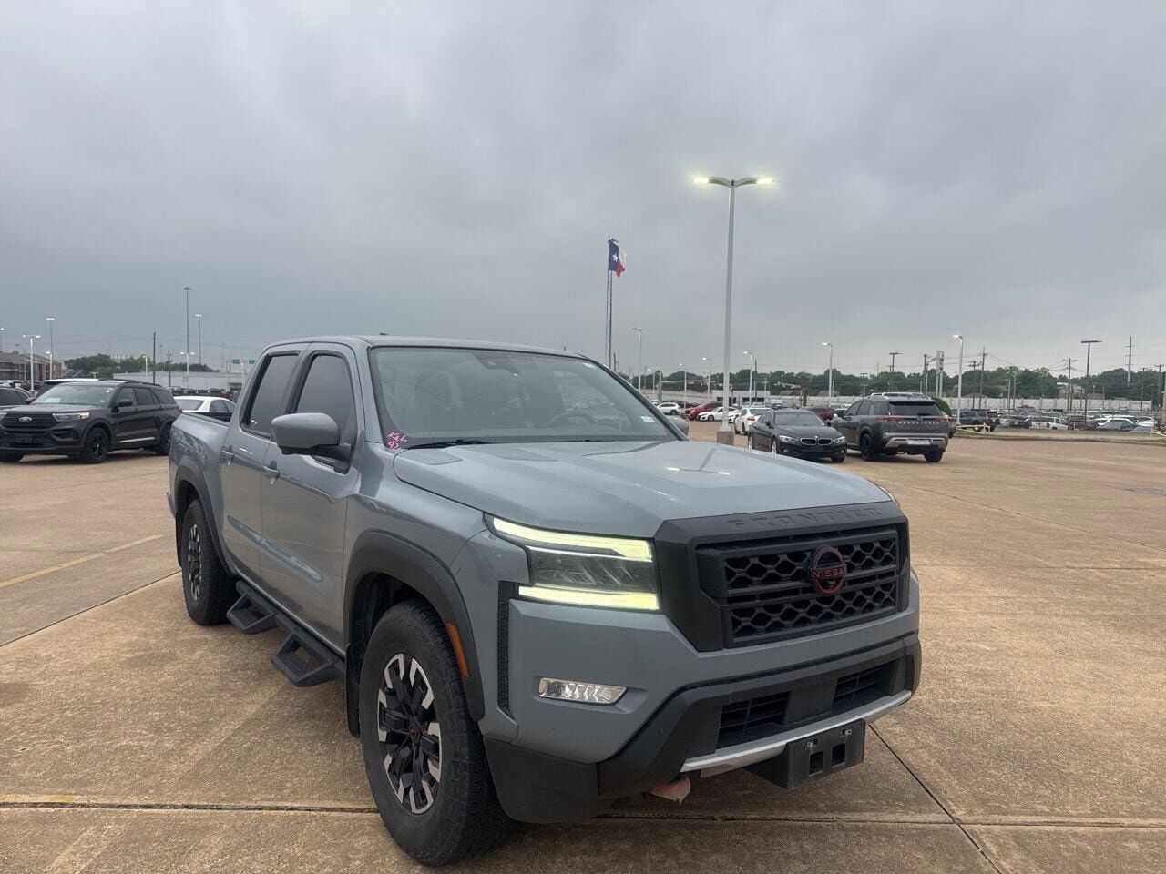 2024 NISSAN Frontier