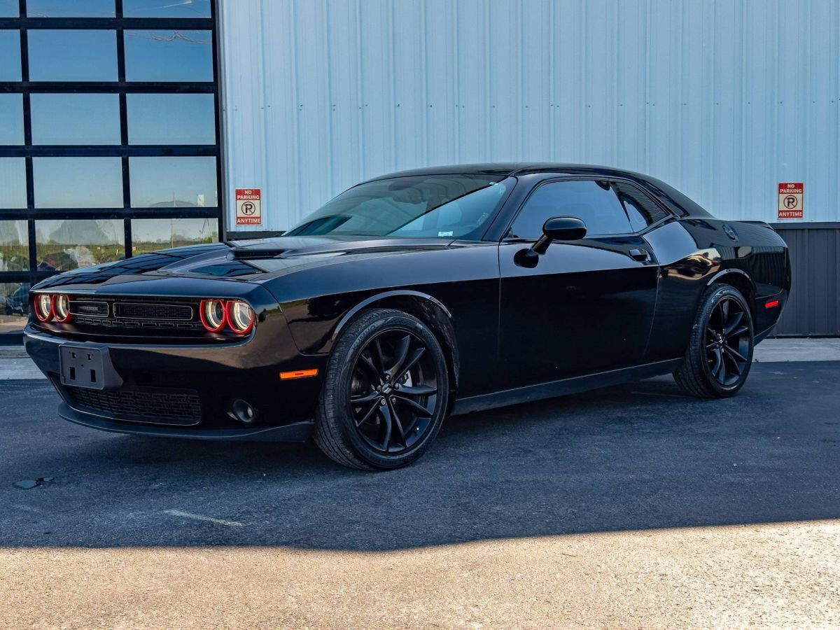 2017 DODGE Challenger