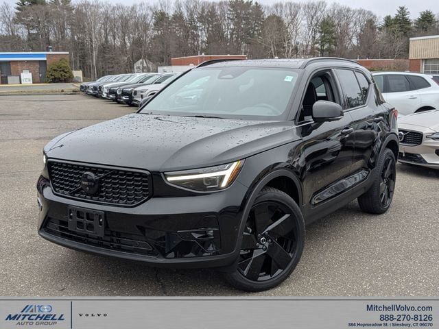 2026 VOLVO XC40
