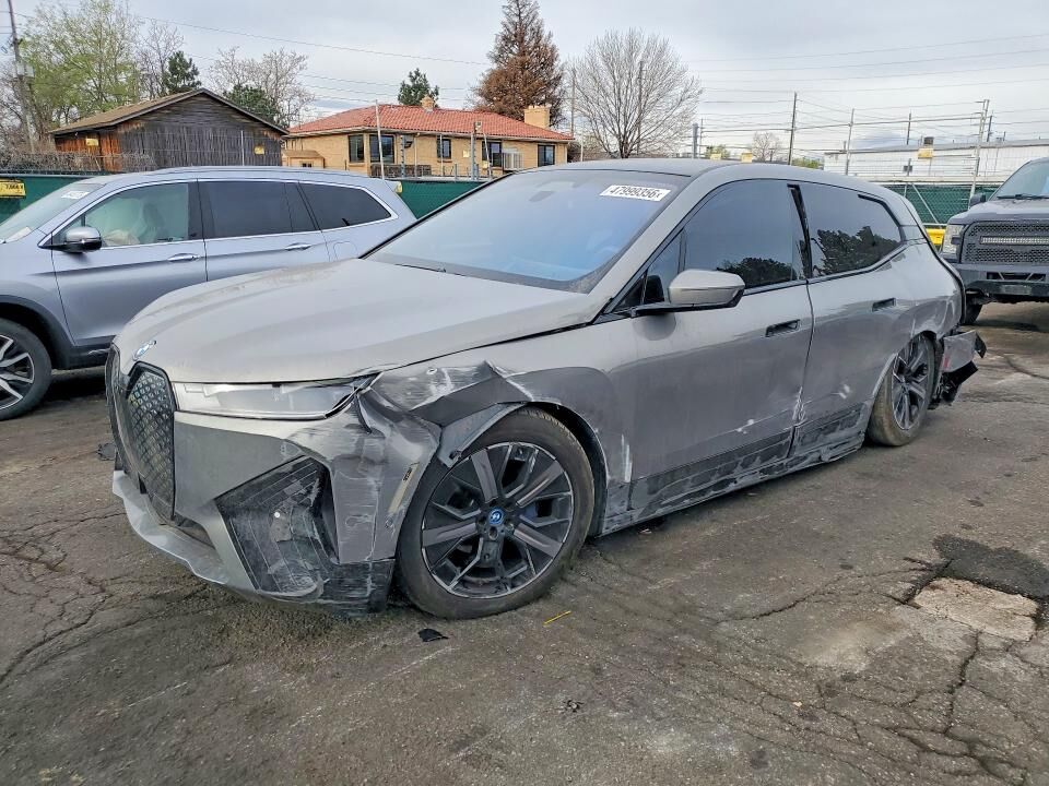 2025 BMW ix